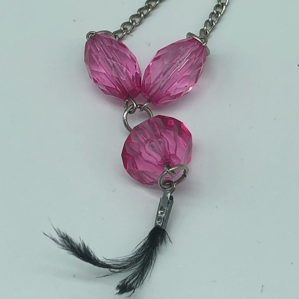 Pink beads feather pendant silver tone choker